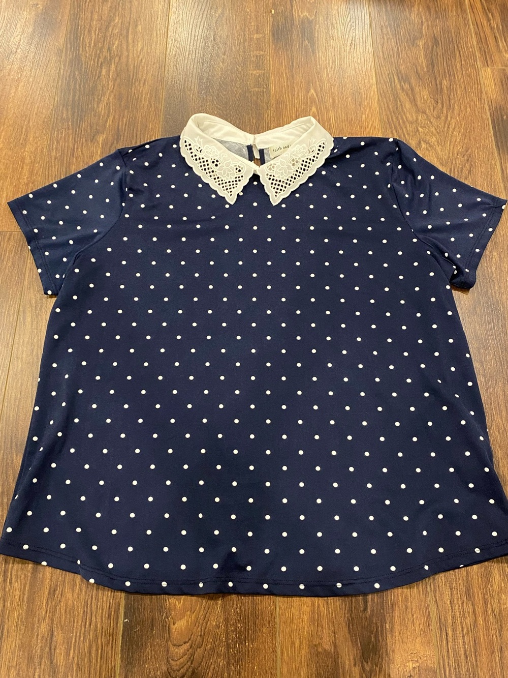 Polka dot tee lace collar navy and white